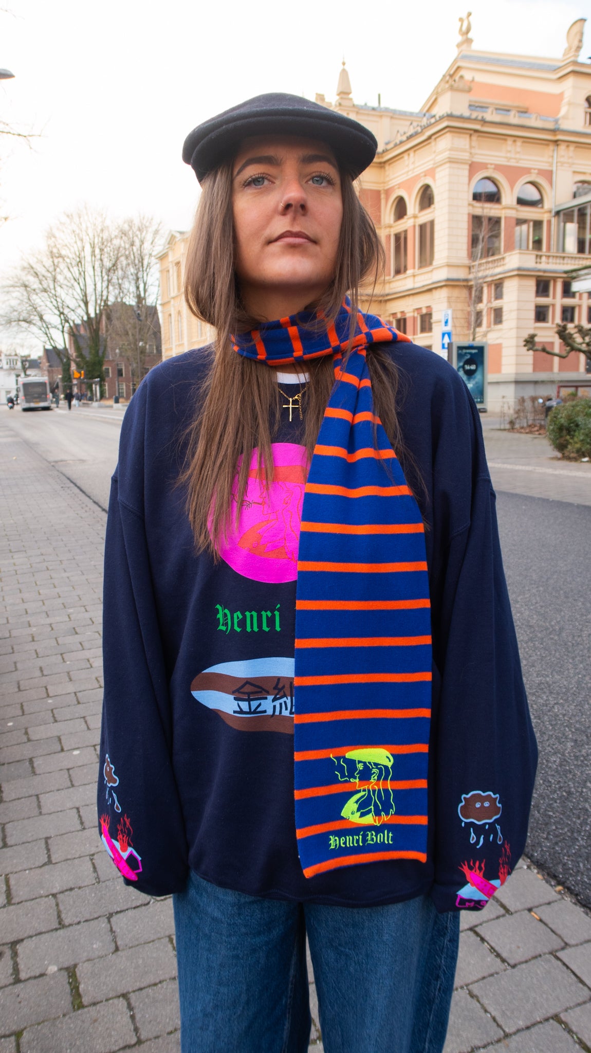 Lightweight Paradox sweater navy