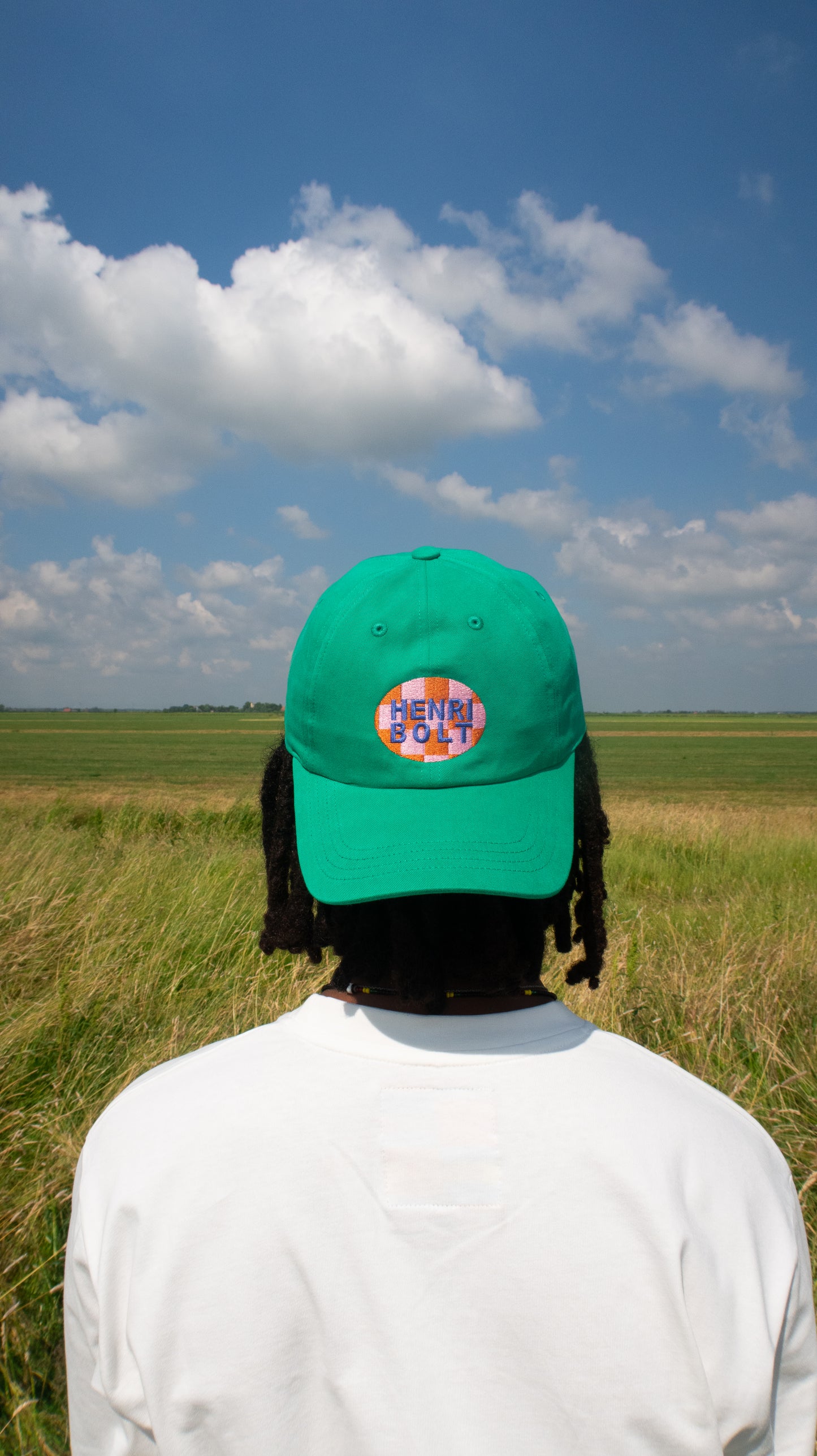 Blocked logo cap
