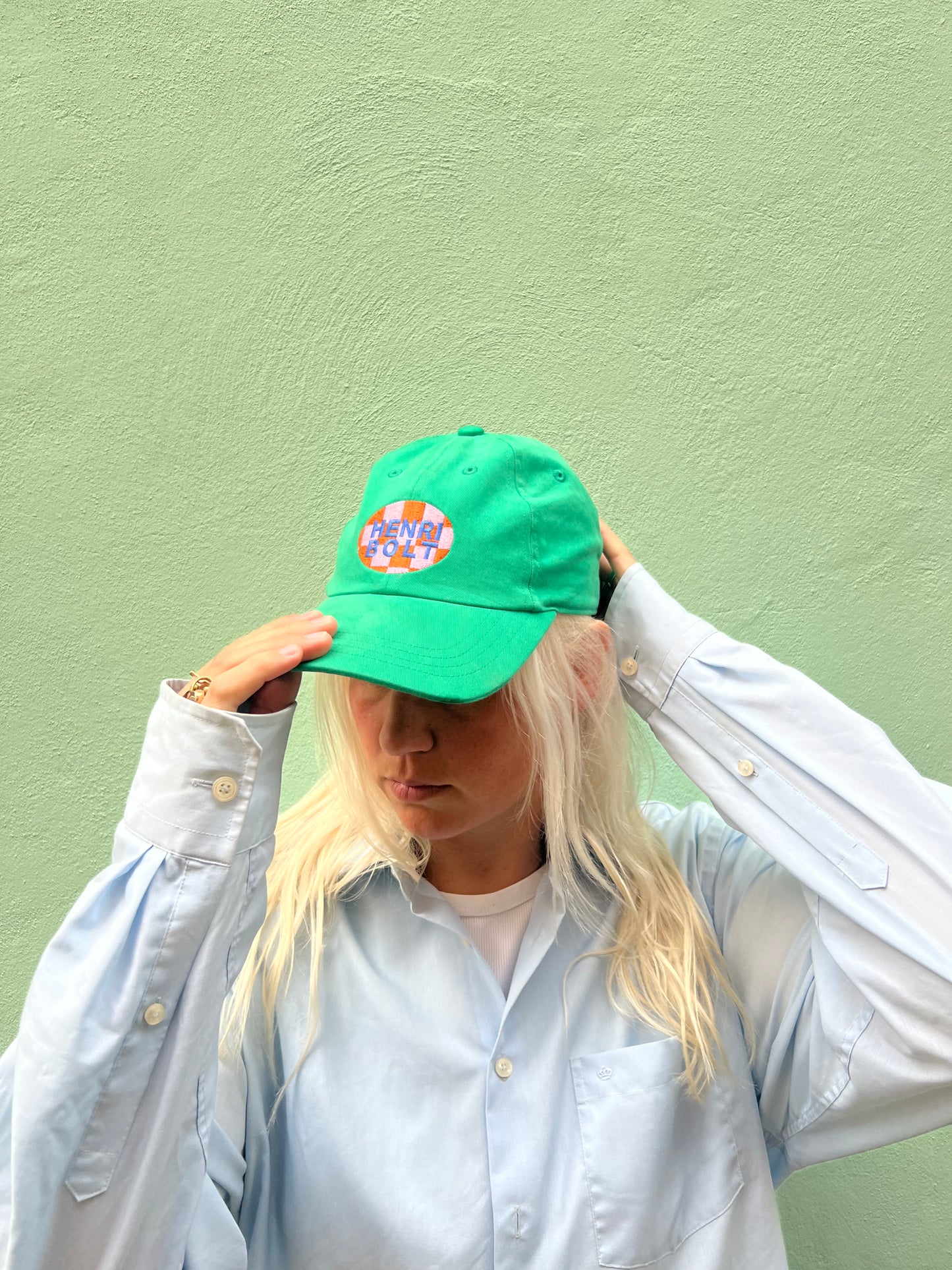 Blocked logo cap
