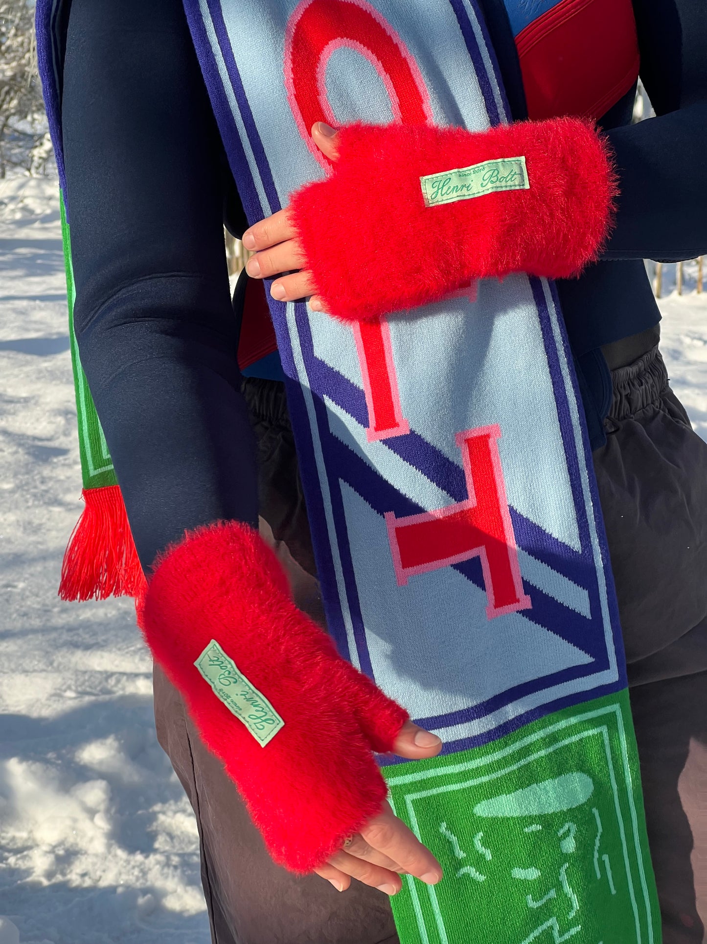 Glacier scarf