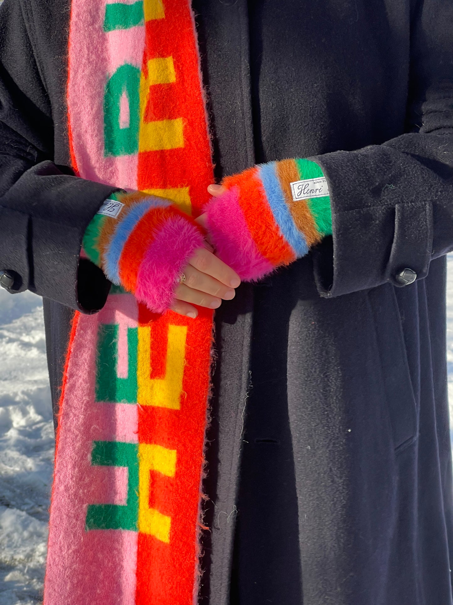 Striped sunset gloves