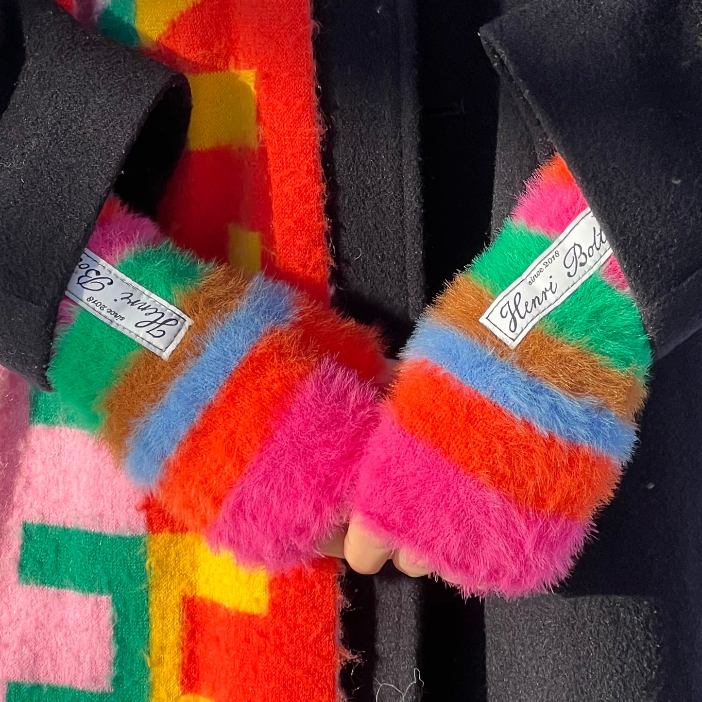 Striped sunset gloves